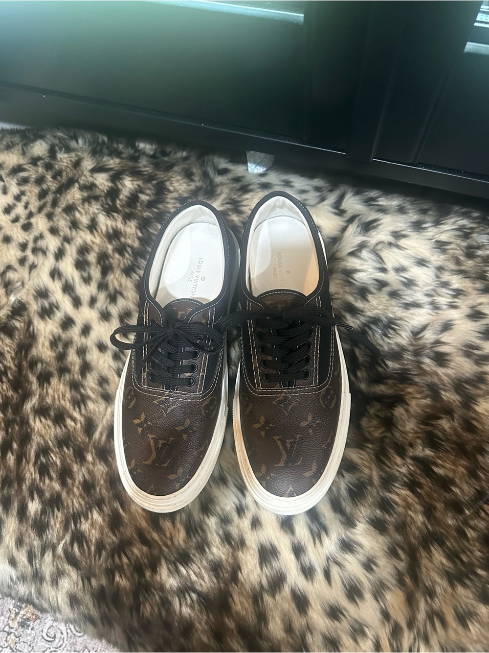 Louis Vuitton Richelieu Brown/Black Lace Up Sneaker-Men’s 7.5/Women’s 9-9.5 - Picture 2 of 9